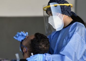 México registra más de 30,000 casos de COVID-19 y supera récord histórico de contagios por día