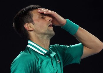 Gobierno australiano anula por segunda vez la visa de Djokovic pero suspende su expulsión