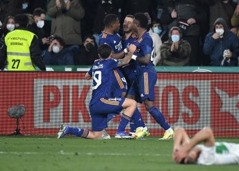 Real Madrid remonta y gana 2-1 en Elche para estar en cuartos de Copa del Rey