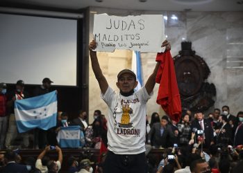 Convocan de emergencia a la coordinación del Partido Libre de Honduras para expulsar a 20 diputados