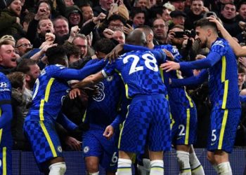 Liverpool y Chelsea se acercan al liderato, tropiezo del Arsenal