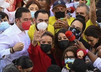 Congreso hondureño con dos presidentes en crisis previa a asunción de Castro