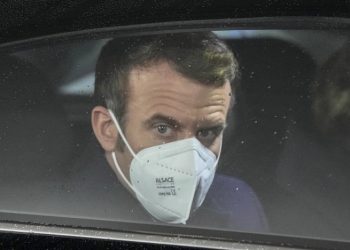 Presidente de Francia pide «acelerar» negociación sobre acuerdo nuclear con Irán