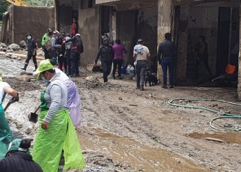 Brigadas despejan accesos de pueblo próximo a Machu Picchu tras inundaciones