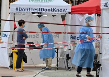 Un brote de covid en Hong Kong expone fallos de su estricto sistema de cuarentena
