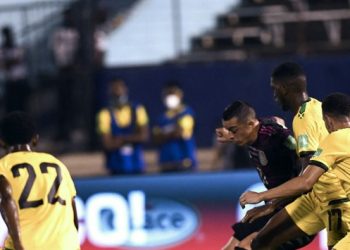 México resurge con triunfo en Jamaica y le da oxígeno al «Tata» Martino