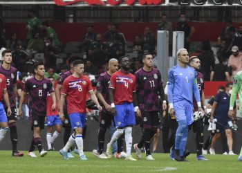 Costa Rica resiste ante México y saca un punto que lo mantiene vivo en el octogonal