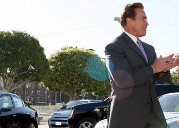 Arnold Schwarzenegger sufre accidente que involucra múltiples vehículos
