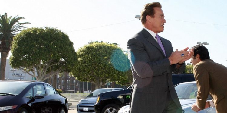 Arnold Schwarzenegger Sufre Accidente Que Involucra Múltiples Vehículos