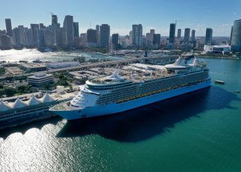 Brasil investigará a compañías de cruceros por brotes de la COVID-19