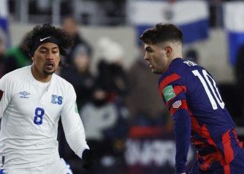 Bryan Landaverde en el once ideal de la jornada nueve del octogonal