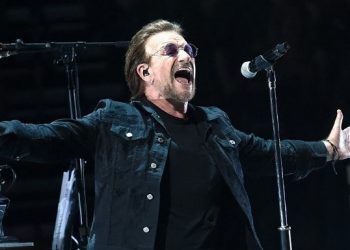 U2 rinde homenaje a las víctimas del «Domingo Sangriento», 50 años después de la masacre