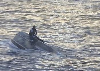 Desaparecen 39 personas tras volcar un barco en las costas de Florida