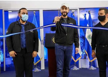 Presidente Bukele beneficia a personal de salud del país con áreas de descanso
