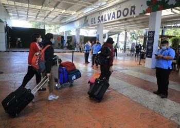 Más de 780,000 viajeros ingresaron y salieron del país por Navidad y Fin de Año