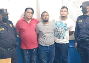 A prisión tres pandilleros captados por una cámara cuando robaban a una persona en Soyapango