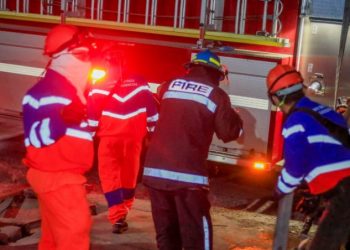 Bomberos controla incendio en vivienda ubicada en cantón San Luis Mariona, Ayutuxtepeque