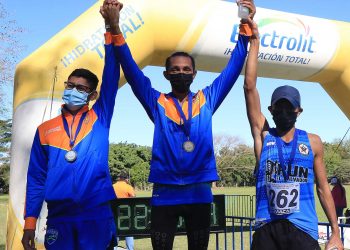 Nicolle Elías y Óscar Aldana campeones en campo traviesa