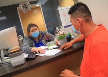 Sedes suben a categoría de consulados generales salvadoreños en Estados Unidos