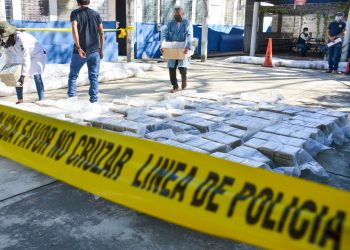 Destruyen más de 4 toneladas de droga incautada en Acajutla en diciembre de 2021