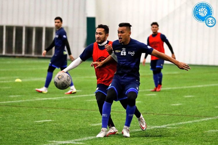 En Indianápolis, la selección nacional también entrenó en una cancha cerrada. Foto Fesfut