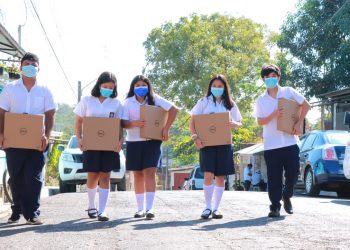 Más de 500,000 computadoras han sido entregadas a estudiantes