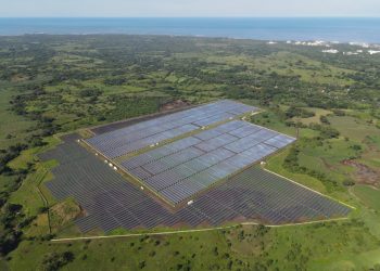 Plantas solares suplen el 14 % de la demanda energética en El Salvador