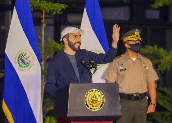 El 84 % de salvadoreños avala la gestión de Bukele