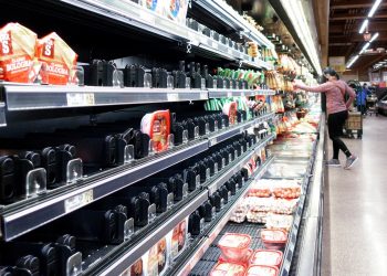Estadounidenses preocupados por desabastecimiento en supermercados
