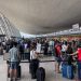 Cancelan más de 2,500 vuelos en Estados Unidos por ómicron y mal clima
