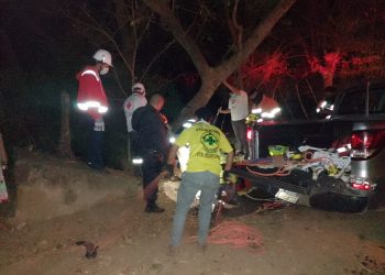 Rescatan a adolescente que cayó en una quebrada de Mercedes Umaña
