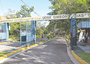 Analista vincula a la UCA con oligarquía y Ejército, lejana de Ignacio Ellacuría