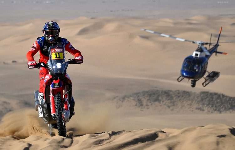 Chile se hizo presente en el Rally Dakar, con el triunfo de José Cornejo, en categoría motos. Fotos AFP