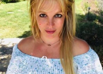 Britney Spears sorprende en Instagram con arriesgada lencería roja