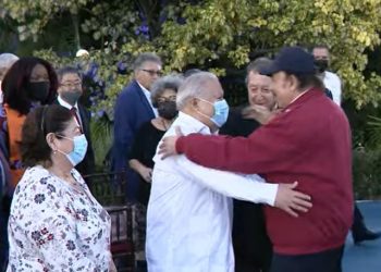Mauricio Funes y Sánchez Cerén, prófugos de la justicia, reaparecen en toma de posesión de Daniel Ortega