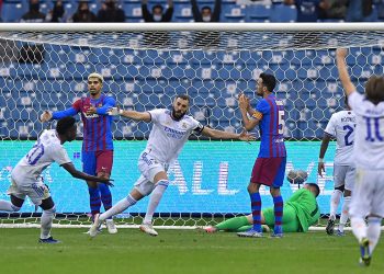 Real Madrid gana 3-2 al Barcelona en la prórroga y pasa a final de la Supercopa de España