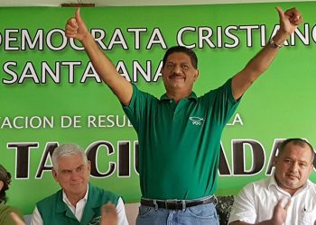 Orlando Mena y seis más son expulsados del nuevo PDC