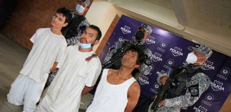 PNC presenta a pandilleros relacionados al homicidio del agente Nahúm Elías Hernández