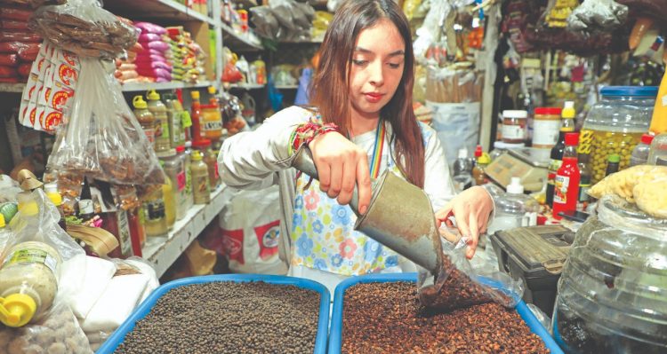 Comerciantes han mejorado sus ganancias ante las capturas de miles de pandilleros.