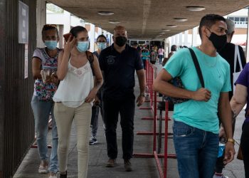 Hospitalizaciones por la COVID-19 se duplican en Costa Rica