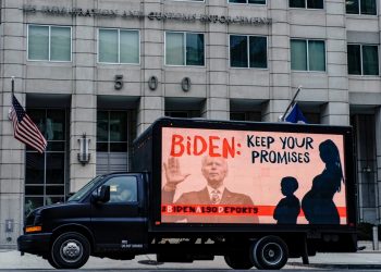 La adminitración Biden mantendrá activa la política del Título 42
