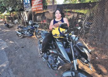 Margarita cumplió el sueño de trabajar en un taller mecánico