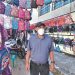 La labor social del vendedor de mochilas en La Unión