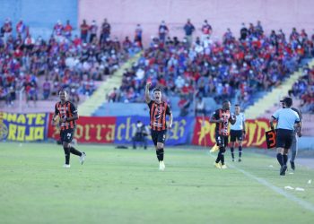 El Tigre no sacó ni las garras para pedir clemencia ante un Águila imponente