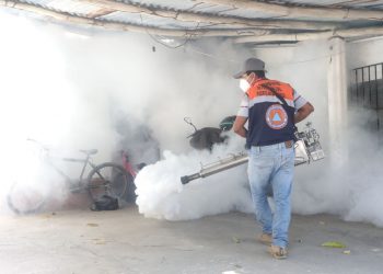 Megajornada de fumigación llega a Cangrejera en La Libertad