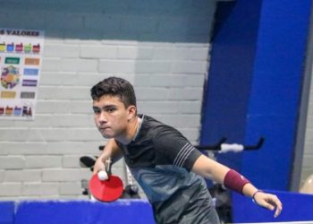 El tenismesista Edgardo Sánchez se entrena en Madrid, España