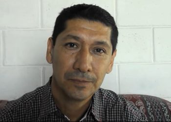 Renuncia alcalde del FMLN, y señala al partido de proteger a miembros corruptos