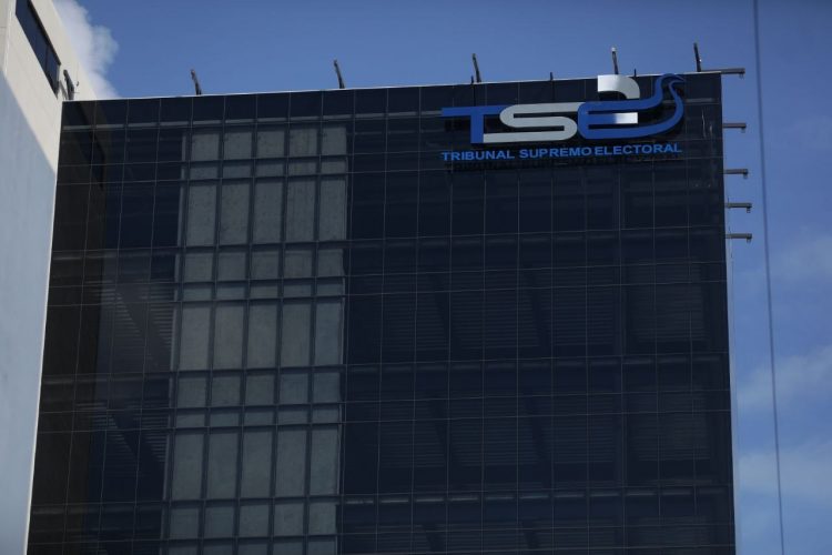 La nueva sede
del TSE estaría
ubicada sobre
la 1.ª calle
poniente y la
87.ª avenida
norte, en San
Salvador.