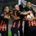 El Águila desplumó a los pericos, los arrolló con un fútbol envolvente y efectivo