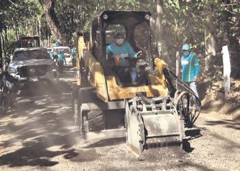 La Dirección de Obras Municipales inicia el plan bacheo en Meanguera, Morazán